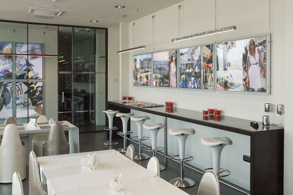 Infotafeln eignen sich sowohl zur effektvollen Präsentation von Bildern als auch zur klaren und übersichtlichen Vermittlung von Informationen