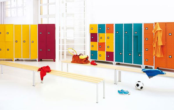 Spinde / Garderobenschränke und Taschenschränke für Bäder, Krankenhäuser, Kliniken, Industrie